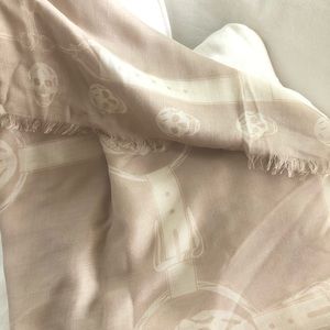 Alexander McQueen Buckle and Multiskull scarf